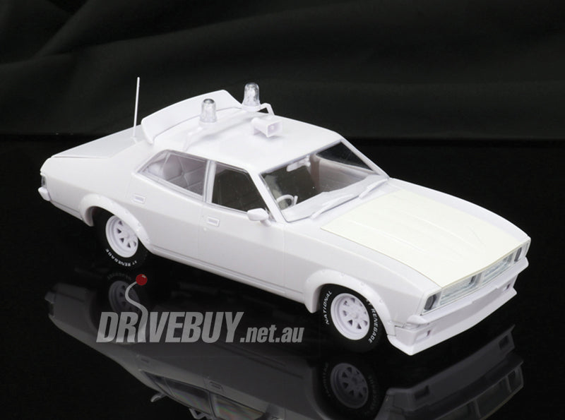 Ford XB Falcon Sedan 1/24.. DDA Model Kit.. Mad Max MFP Pursuit