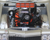 
              DDA Holden HZ Sandman Custom Panel Van 1/24
            