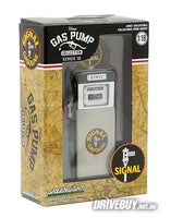 
              1951 Wayne 505 Vintage Gas Pump 1/18 - Greenlight Diecast - Signal Gasoline
            