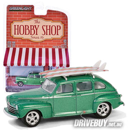 1946 Ford Super Deluxe Sedan + Surf Boards 1/64 - Greenlight Diecast - Green