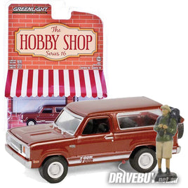 1978 Plymouth Trail Duster + Back Packer Figure 1/64 - Greenlight Diecast - Brown