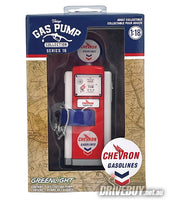 
              Wayne 100A Vintage Gas Pump 1/18 - Greenlight Diecast - Chevron Gasolines
            