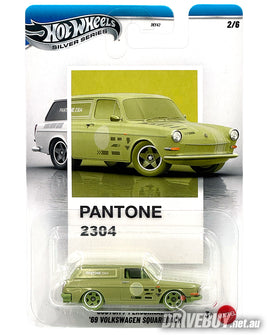 1969 Volkswagen Squareback Pantone 2304 1/64 – Hot Wheels – Olive Green