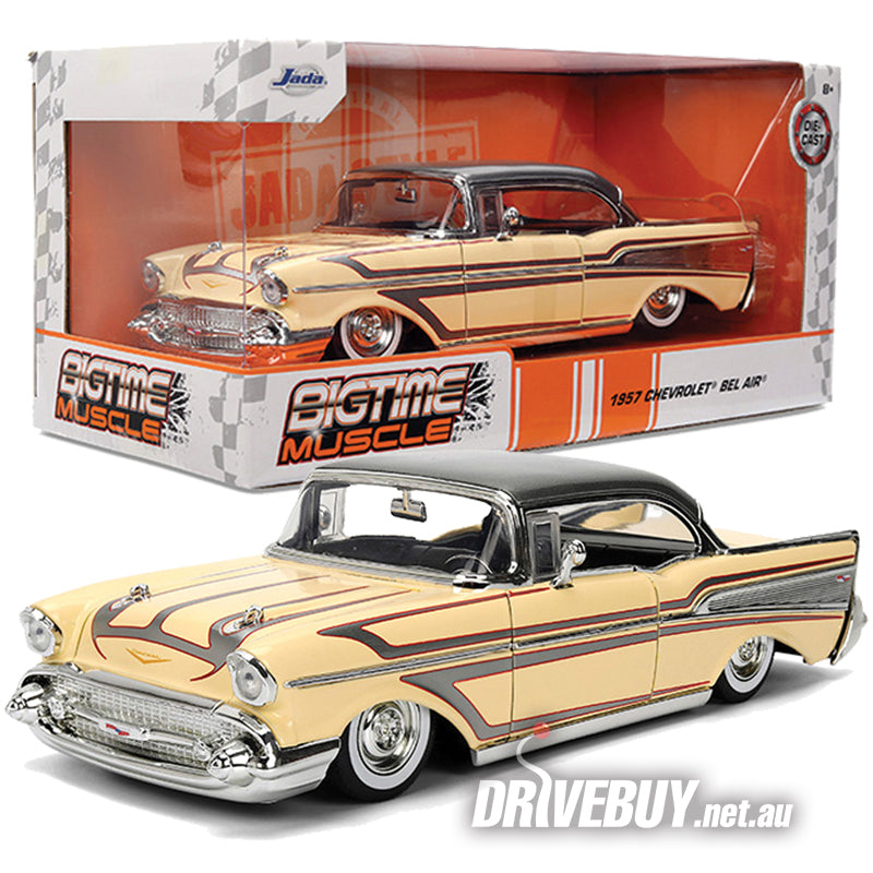 ミニカー BIGTIME MUSCLE 1956 CHEVROLET BEL AIR 1956 Chevrolet Bel Air Gray and White 