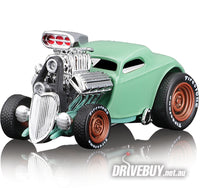 
              MUSCLE MACHINES 1933 FORD 3W COUPE 1/64
            